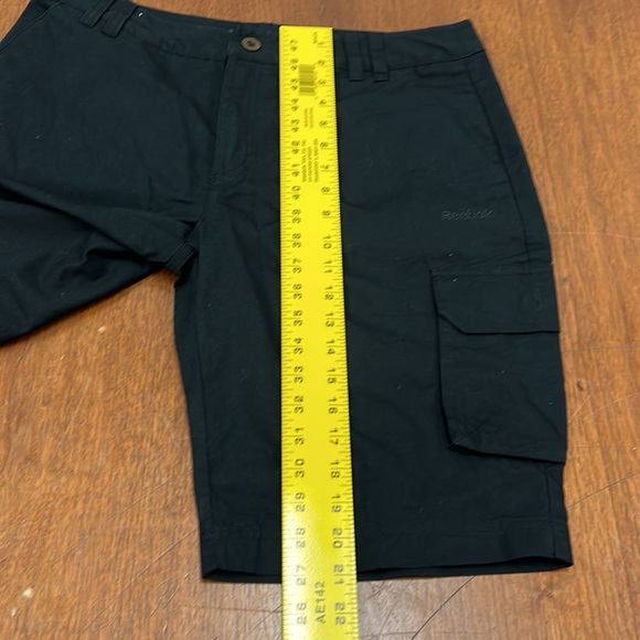 Reebok cargo shorts, size medium - Picture 5 of 6